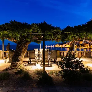 https://seaside-apartment-volosko-on-the-beach.primorje-gorskikotar.com